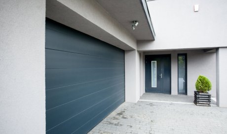 Fourniture et pose de porte de garage enroulable en PVC à Péronnas 